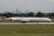 McDonnell Douglas MD-90-30 (N902DA)