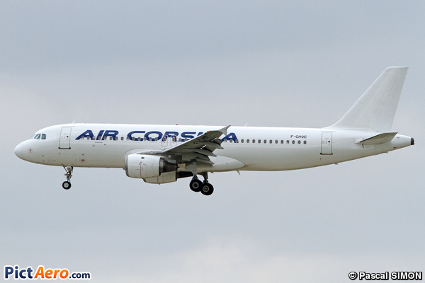 Airbus A320-211 (Air Corsica)