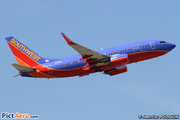 Boeing 737-7H4/WL (Southwest Airlines)