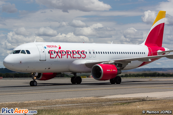 Airbus A320-214 (Iberia Express)