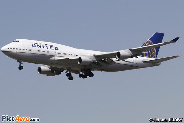 Boeing 747-438 (United Airlines)