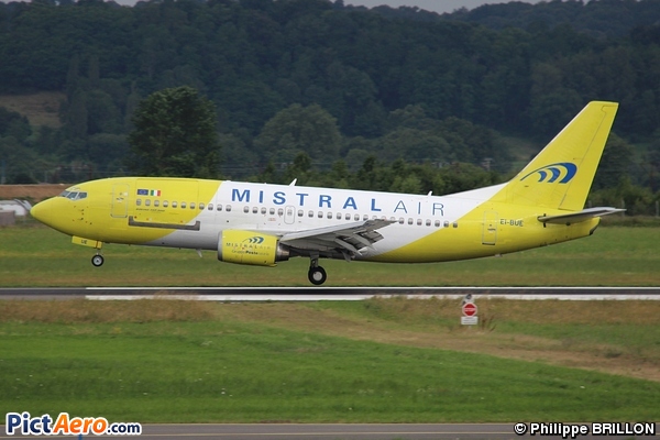 Boeing 737-348/QC (Mistral Air)