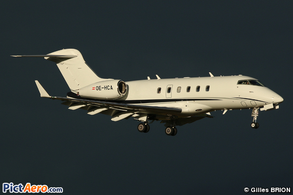 Bombardier BD-100-1A10 Challenger 300 (Avag Air)