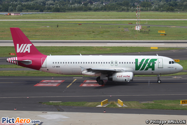 Airbus A320-232 (Air Via)