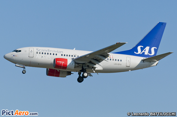 Boeing 737-683 (Scandinavian Airlines (SAS))