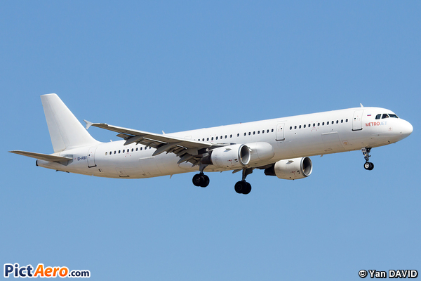 Airbus A321-211 (MetroJet)