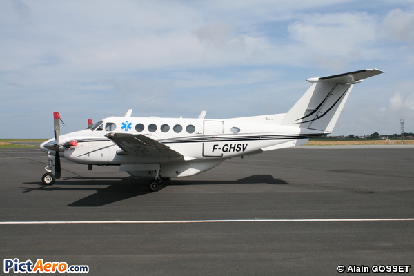 B200 (Phenix Aviation)