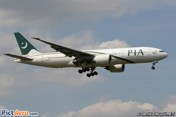 Boeing 777-240/LR (Pakistan International Airlines (PIA))