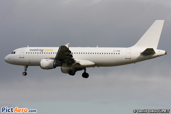 Airbus A320-212 (Vueling Airlines)