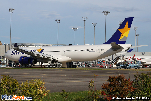 Airbus A330-343 (Skymark Airlines)
