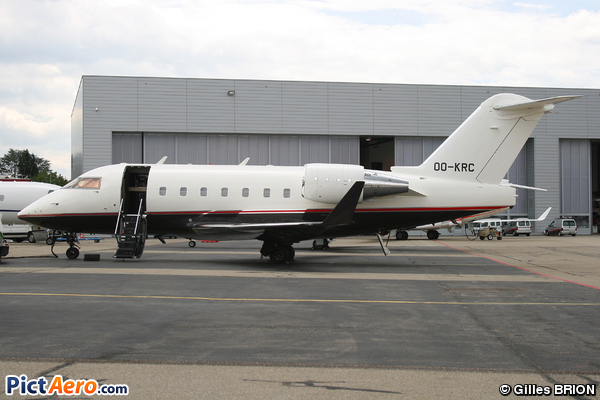 Canadair CL-600-2B16 Challenger 604 (Flying Service)