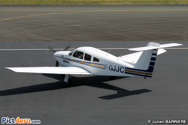 Piper PA-28 RT-201T Turbo Arrow IV (Airways Formation)