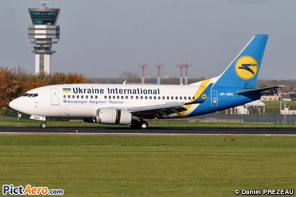 Boeing 737-5L9 (Ukraine International Airlines)