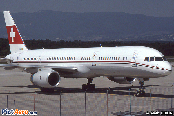 Boeing 757-23A (PrivatAir)