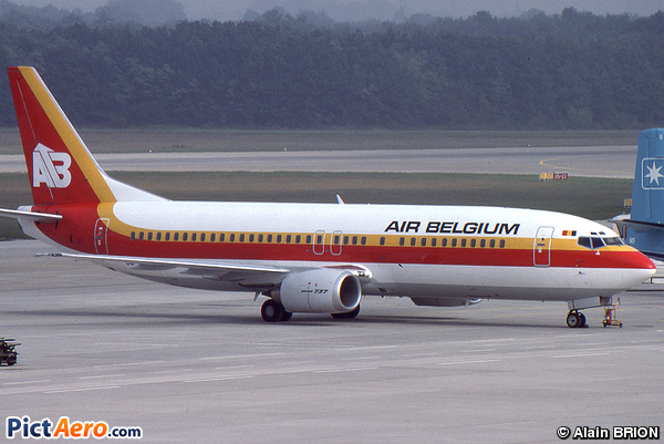 Boeing 737-46B (Air Belgium)