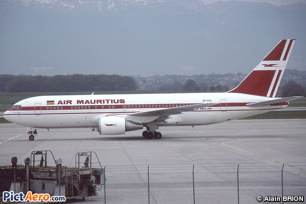 Boeing 767-23B/ER (Air Mauritius)