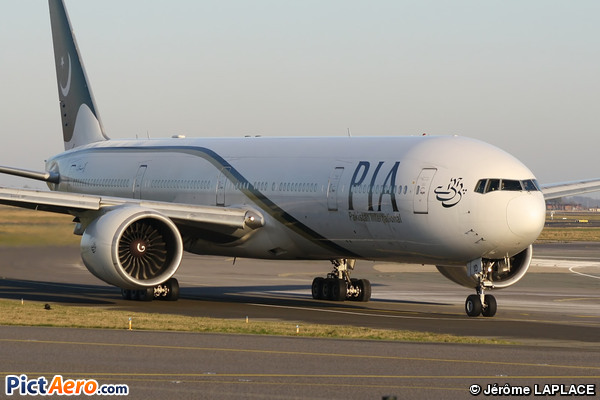 Boeing 777-340/ER (Pakistan International Airlines (PIA))