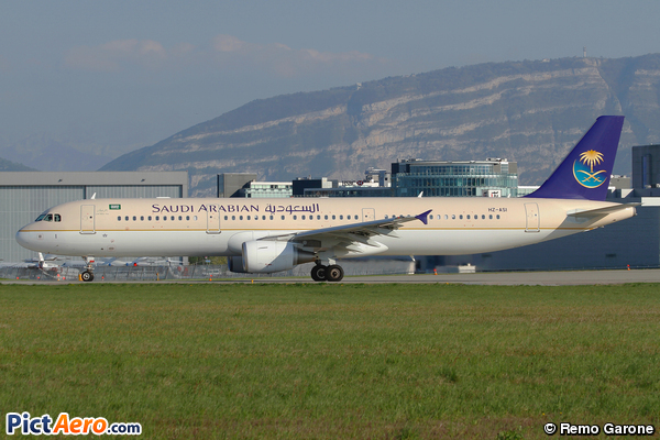 Airbus A321-211 (Saudi Arabian Airlines)