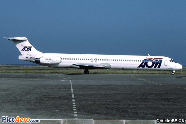 McDonnell Douglas MD-82 (DC-9-82) (AOM French Airlines)