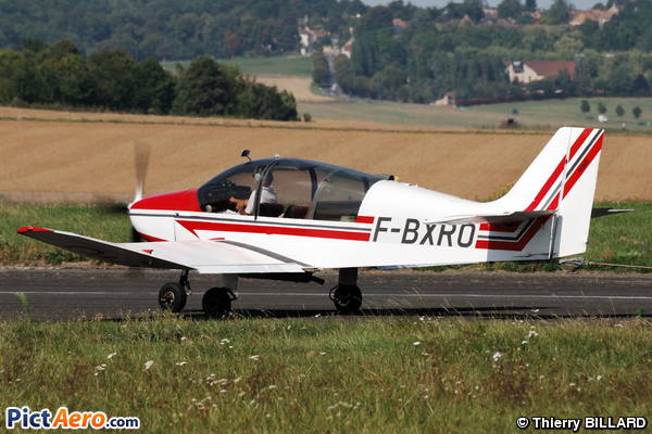 DR400/180R Remorqueur (Association aéronautique du Val d'Oise)