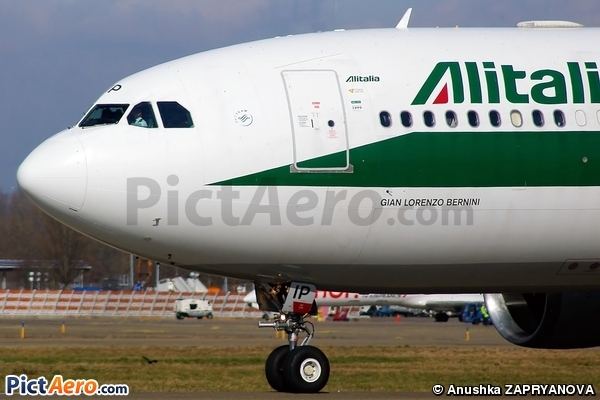 Airbus A330-202 (Alitalia)