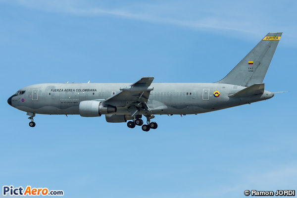 Boeing 767-2J6/ER (Colombia - Air Force)