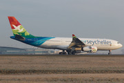 Airbus A330-243 (A6-EYY)