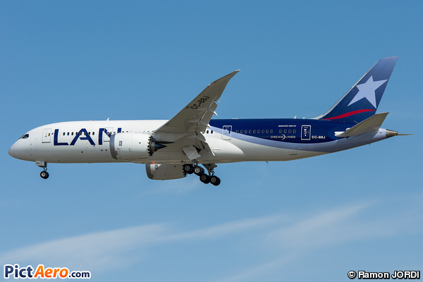 Boeing 787-8 Dreamliner (LAN Airlines)