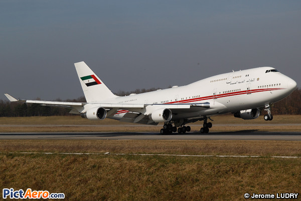 Boeing 747-422 (United Arab Emirates - Abu Dhabi Amiri Flight)