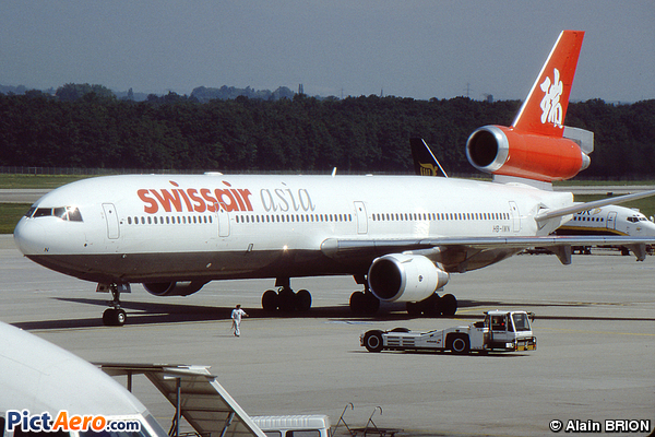 McDonnell Douglas MD-11P (Swiss International Air Lines)