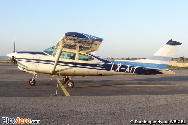 Cessna TR182 Turbo Skylane RG (Private / Privé)