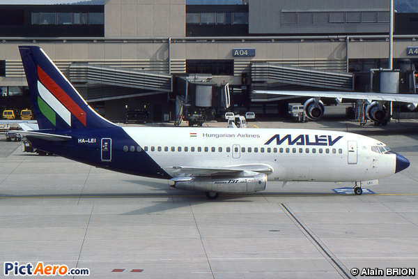 Boeing 737-2T4/Adv (Malév Hungarian Airlines)