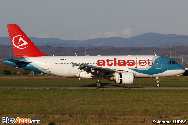 Airbus A319-112 (Atlasjet Airlines)