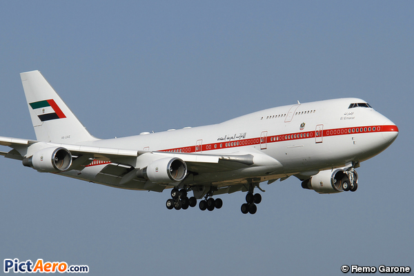 Boeing 747-48E (United Arab Emirates - Abu Dhabi Amiri Flight)