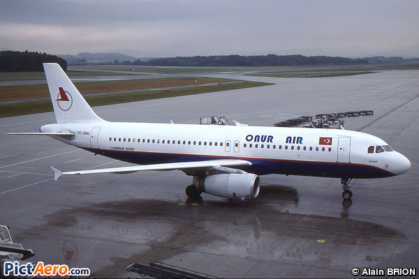 Airbus A320-231 (Onur Air)