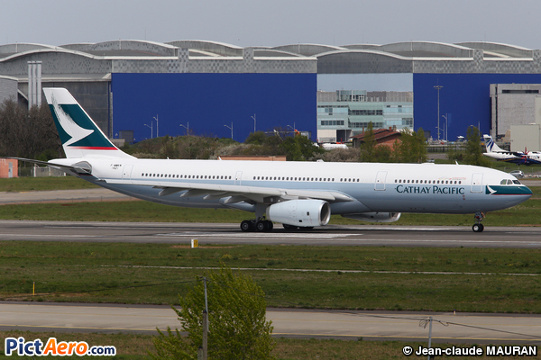 Airbus A330-323 (Cathay Pacific)