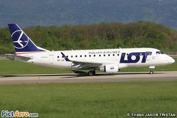 Embraer ERJ-170LR (LOT Polish Airlines)
