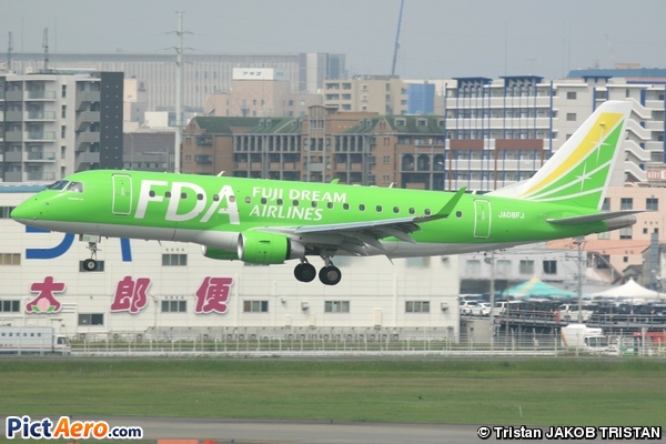 Embraer ERJ-175STD (Fuji Dream)