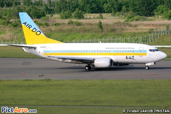 Boeing 737-54K (Hokkaido International Airlines)