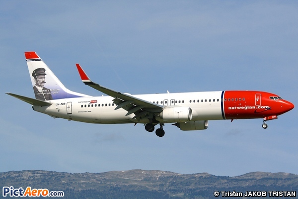 Boeing 737-86J (Norwegian Air Shuttle)