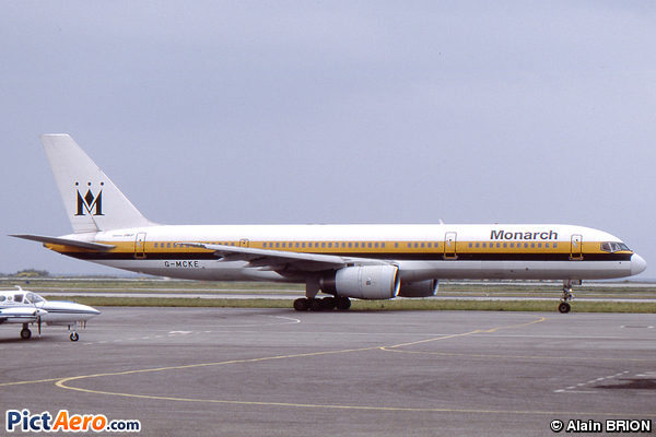 Boeing 757-28A/SF (Monarch Airlines)