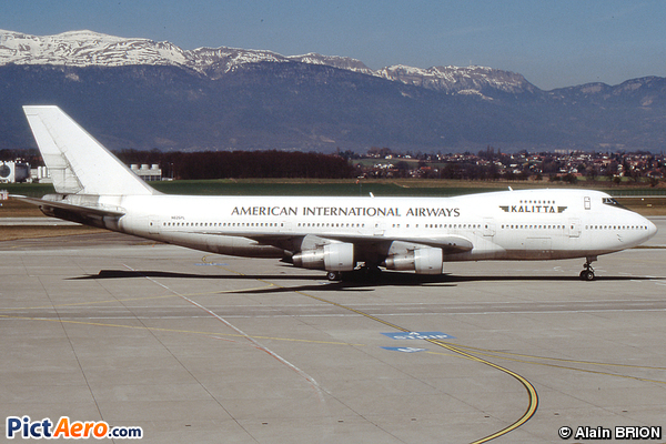 Boeing 747-132(SF) (American International Airways)