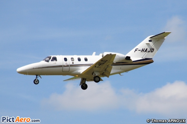 Cessna 525 CitationJet CJ1 (Private / Privé)