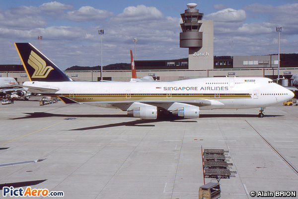 Boeing 747-412/BCF (Singapore Airlines)