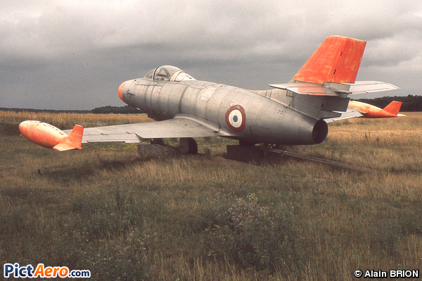 Dassault MD-450  Ouragan (France - Air Force)