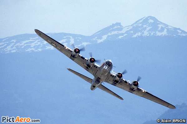 Boeing B-17G (Collings Fondation)