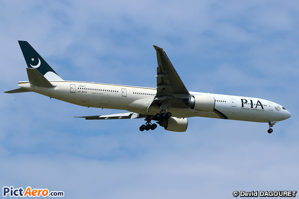 Boeing 777-340/ER (Pakistan International Airlines (PIA))