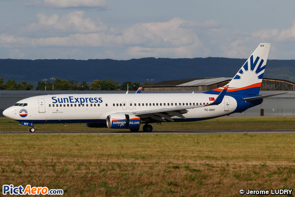 Boeing 737-8K5/WL (SunExpress)