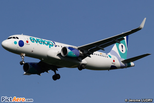Airbus A320-214 (Evelop Airlines)