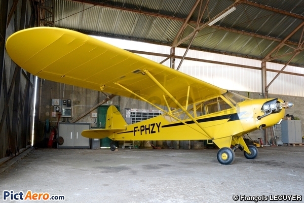 Piper J-3C-65 Cub (Club Aéronautique de l'arrondissement de Bernay)